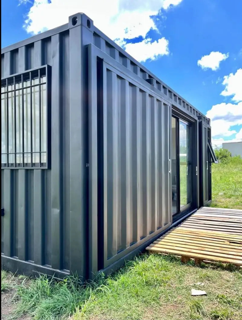 CASA DE CONTENTORES PRÉ-FABRICADA