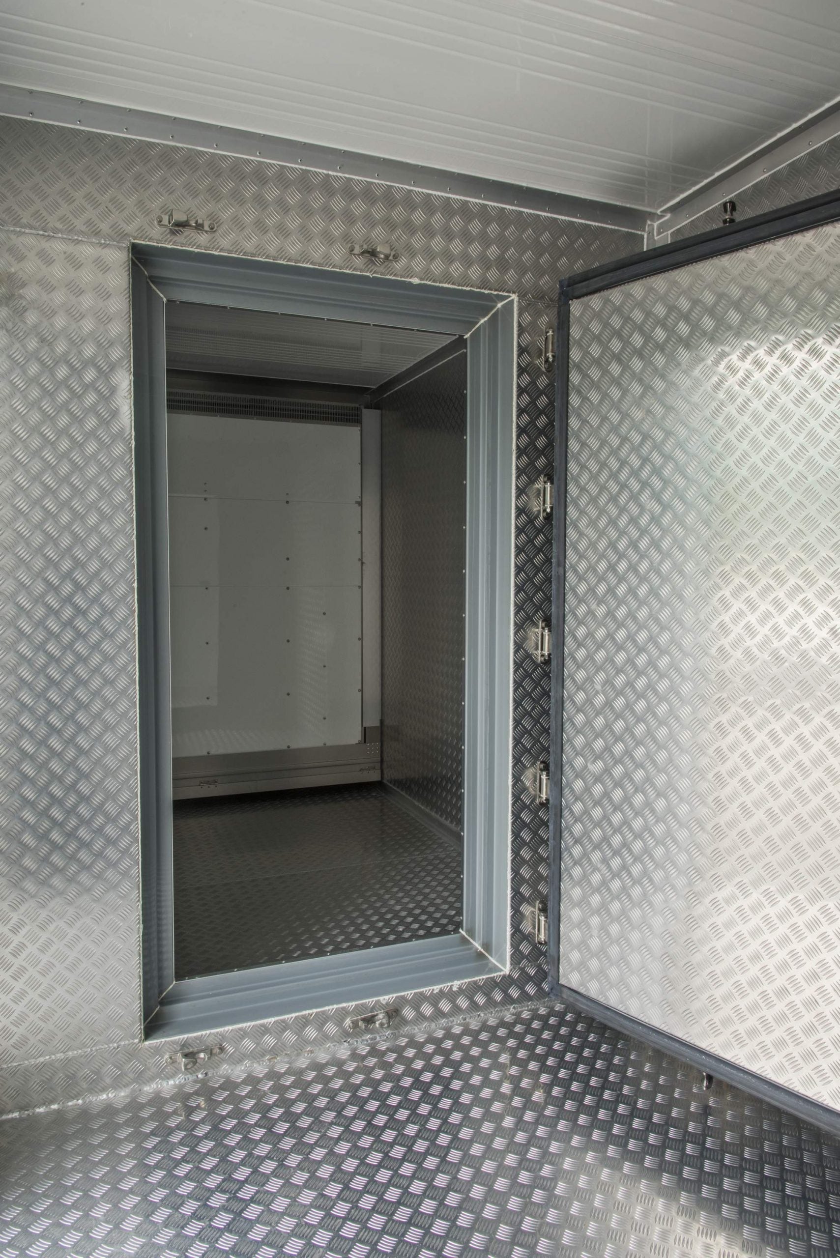 CONTENTORES SUPER REFRIGERADOS DE ZONA DUPLA 20' -60°C