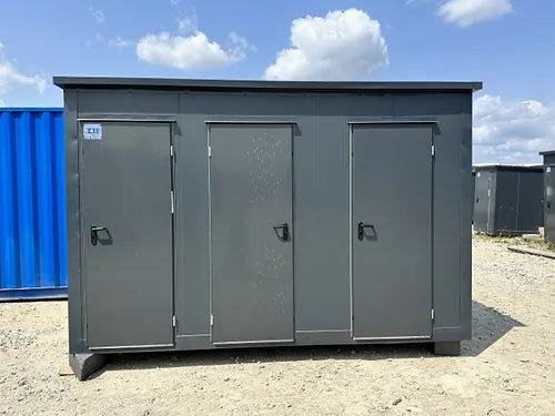 Contentor sanitário com 3 cabines