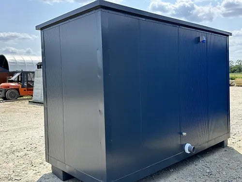 Contentor sanitário com 3 cabines