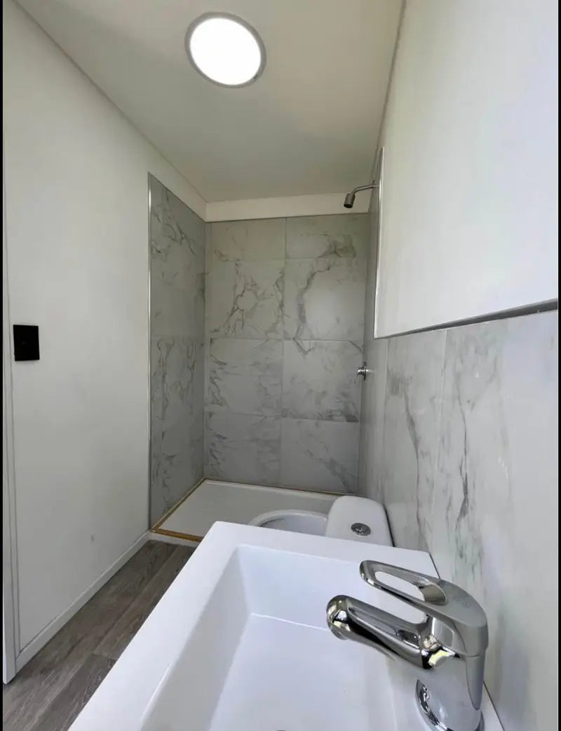 CASA DE CONTENTORES PRÉ-FABRICADA