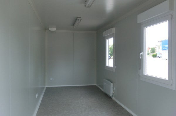 Módulo contentor de 20 pés + 2 janelas + 1 porta