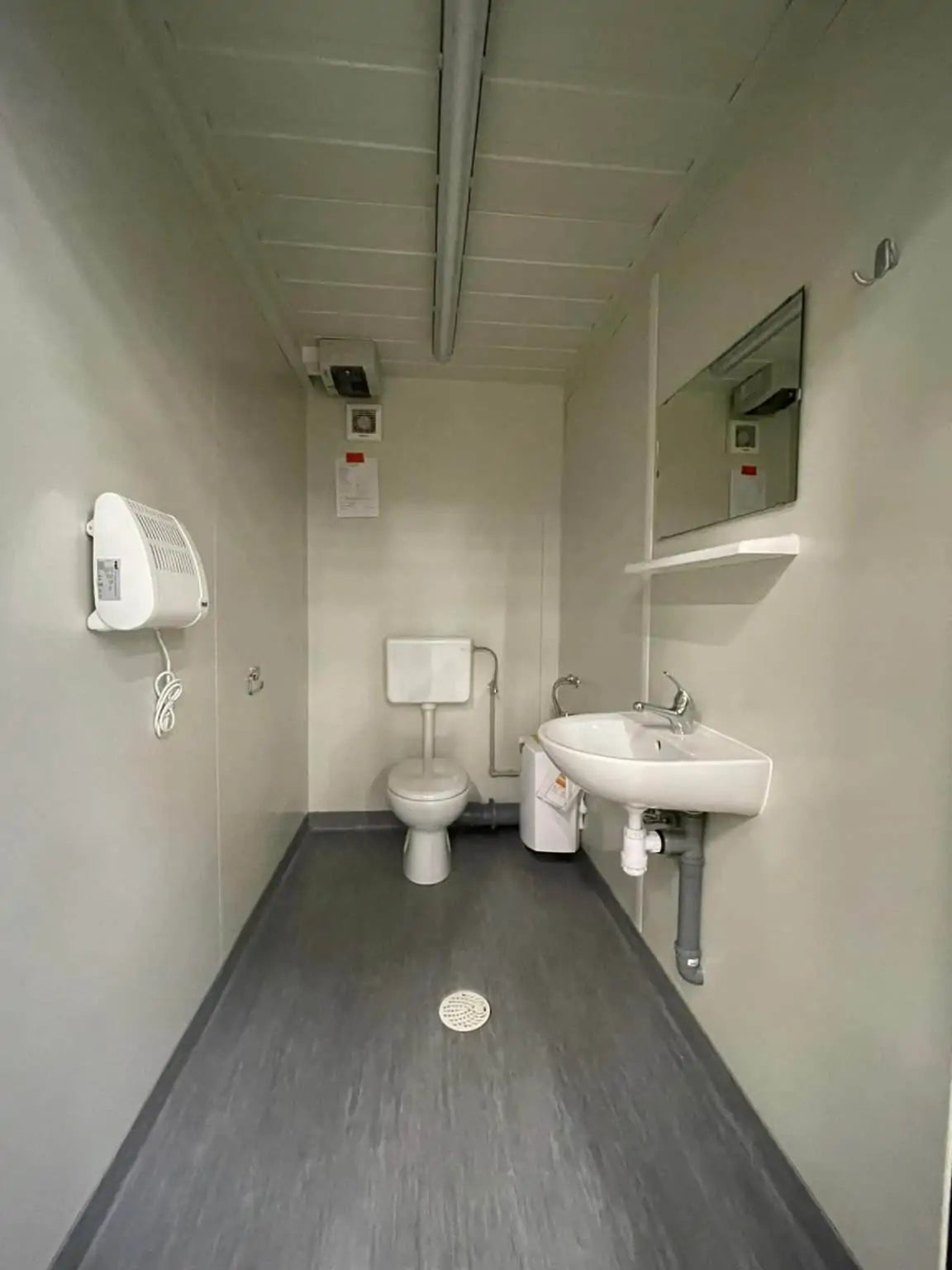 Recipiente sanitário com estrutura ripada