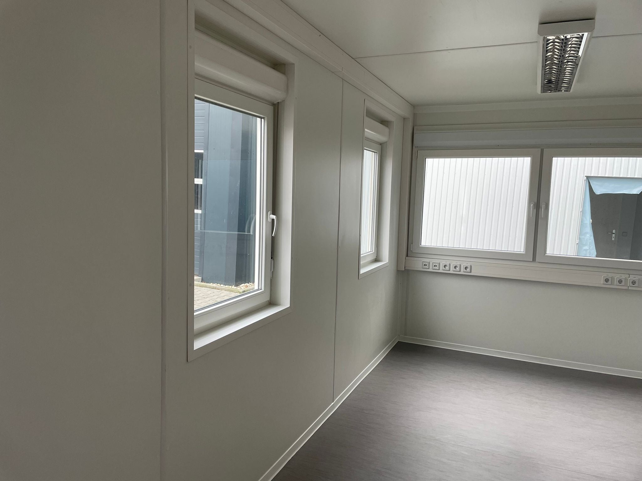 CONTENTOR DE ESCRITÓRIO 6X3