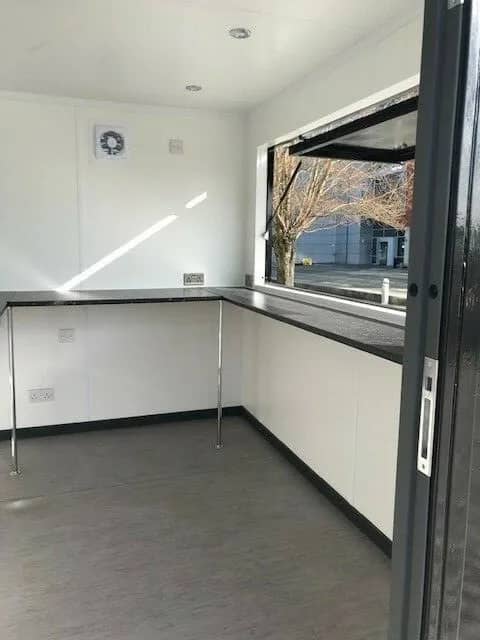 Contentor marítimo de 3m x 2,4m para alimentos/hambúrgueres/cafés - Birmingham