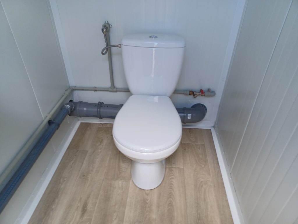 CONTENTOR SANITÁRIO DUPLO COM 2 CABINES 249x175x249