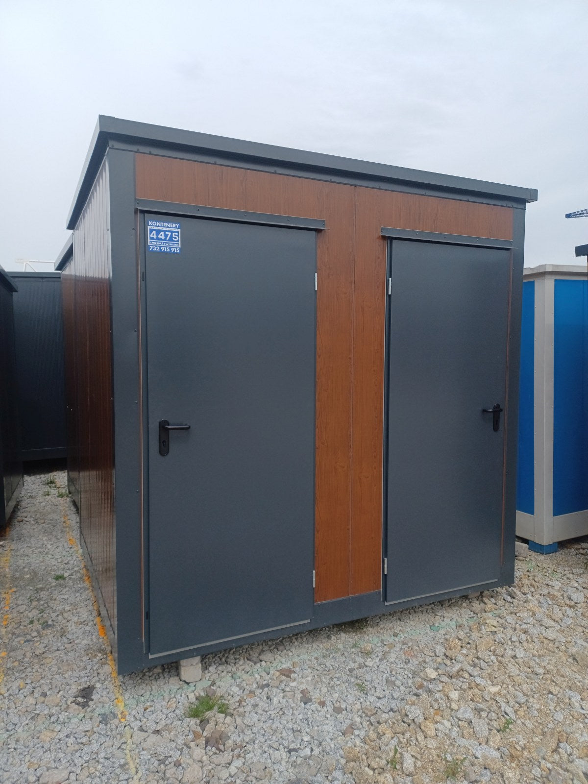 Cabine sanitária dupla com 2 compartimentos - sanita e chuveiro 246x197x245