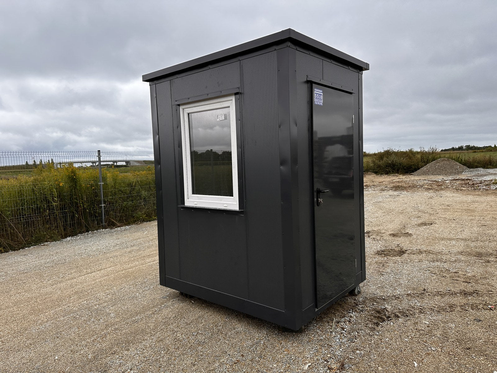 PAVILHÃO COMERCIAL EM CONTENTORES, DEPÓSITO, LOJA, GAIOLA COM JANELA