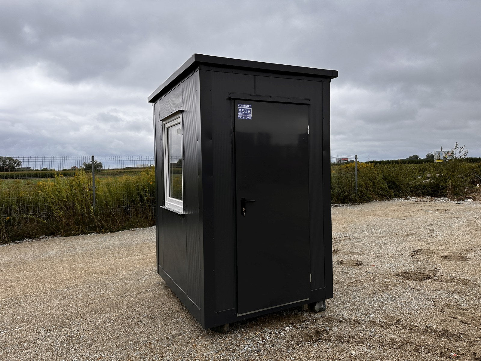 PAVILHÃO COMERCIAL EM CONTENTORES, DEPÓSITO, LOJA, GAIOLA COM JANELA