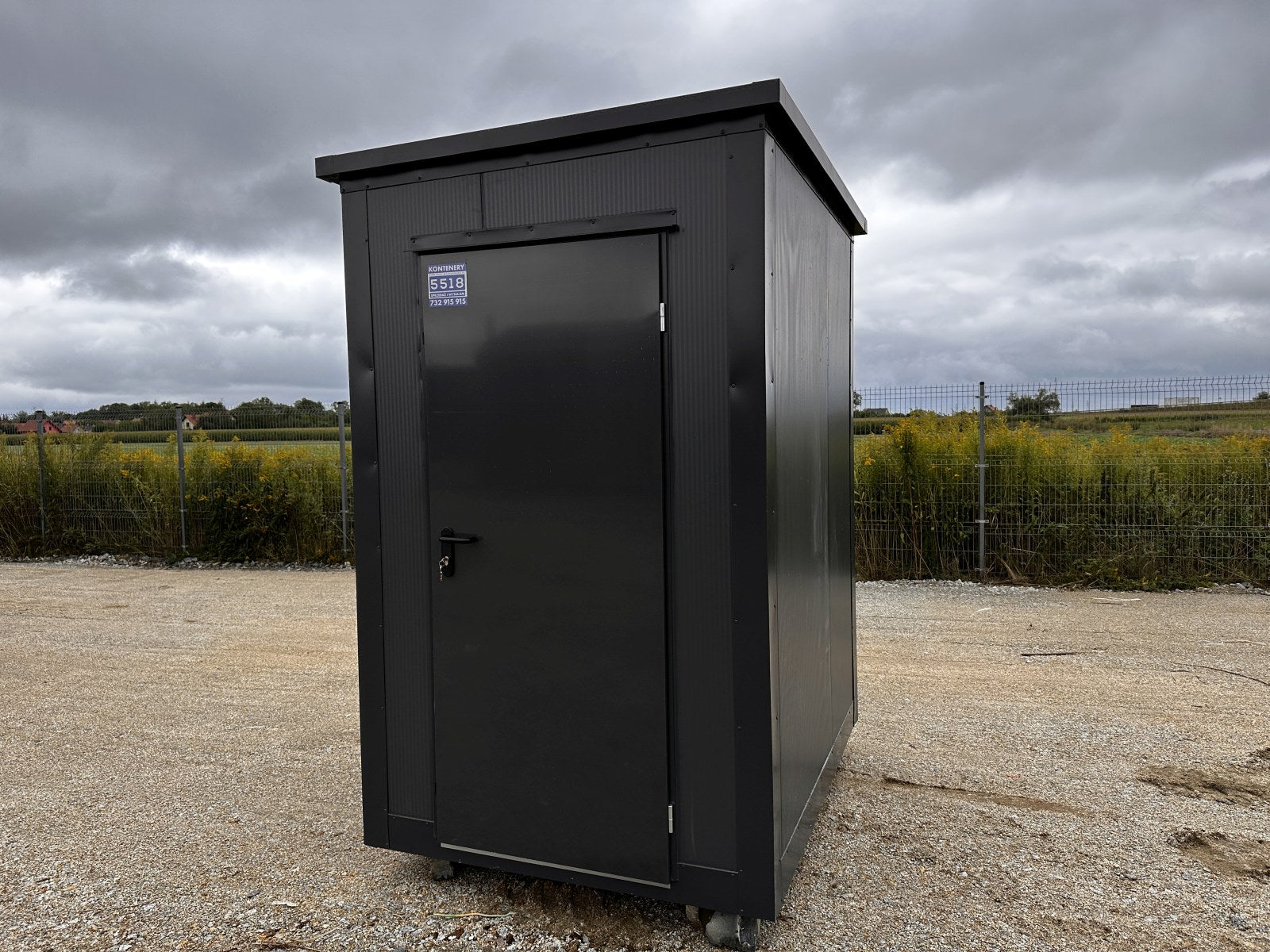 PAVILHÃO COMERCIAL EM CONTENTORES, DEPÓSITO, LOJA, GAIOLA COM JANELA