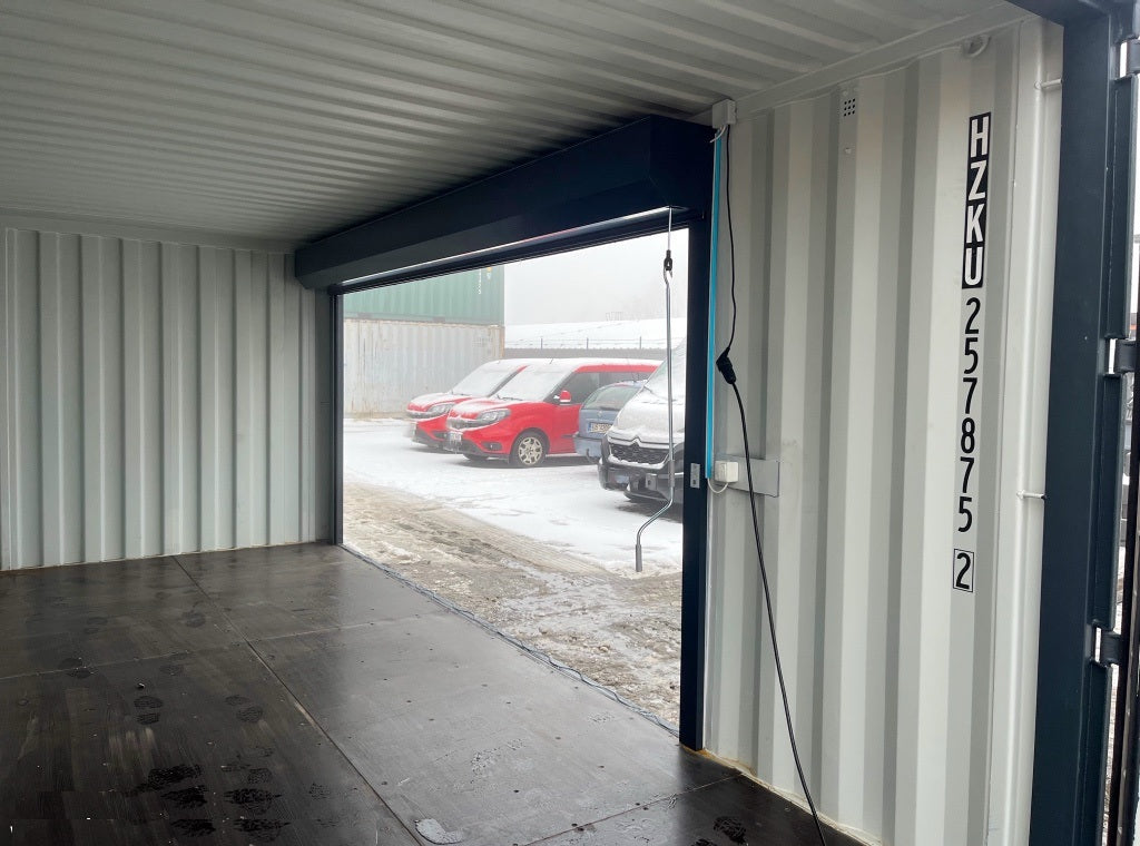 Contentor de 6 metros com porta de enrolar e porta de entrada RAL 7016