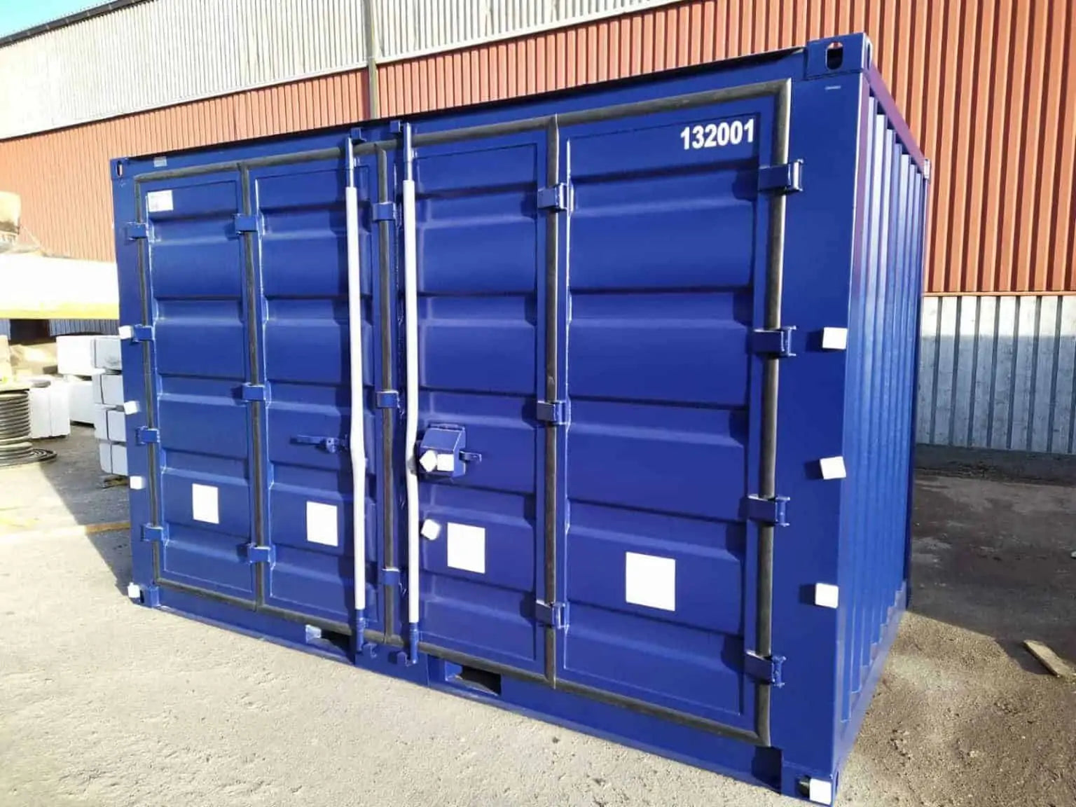 Contentor de 4m com tanque de drenagem