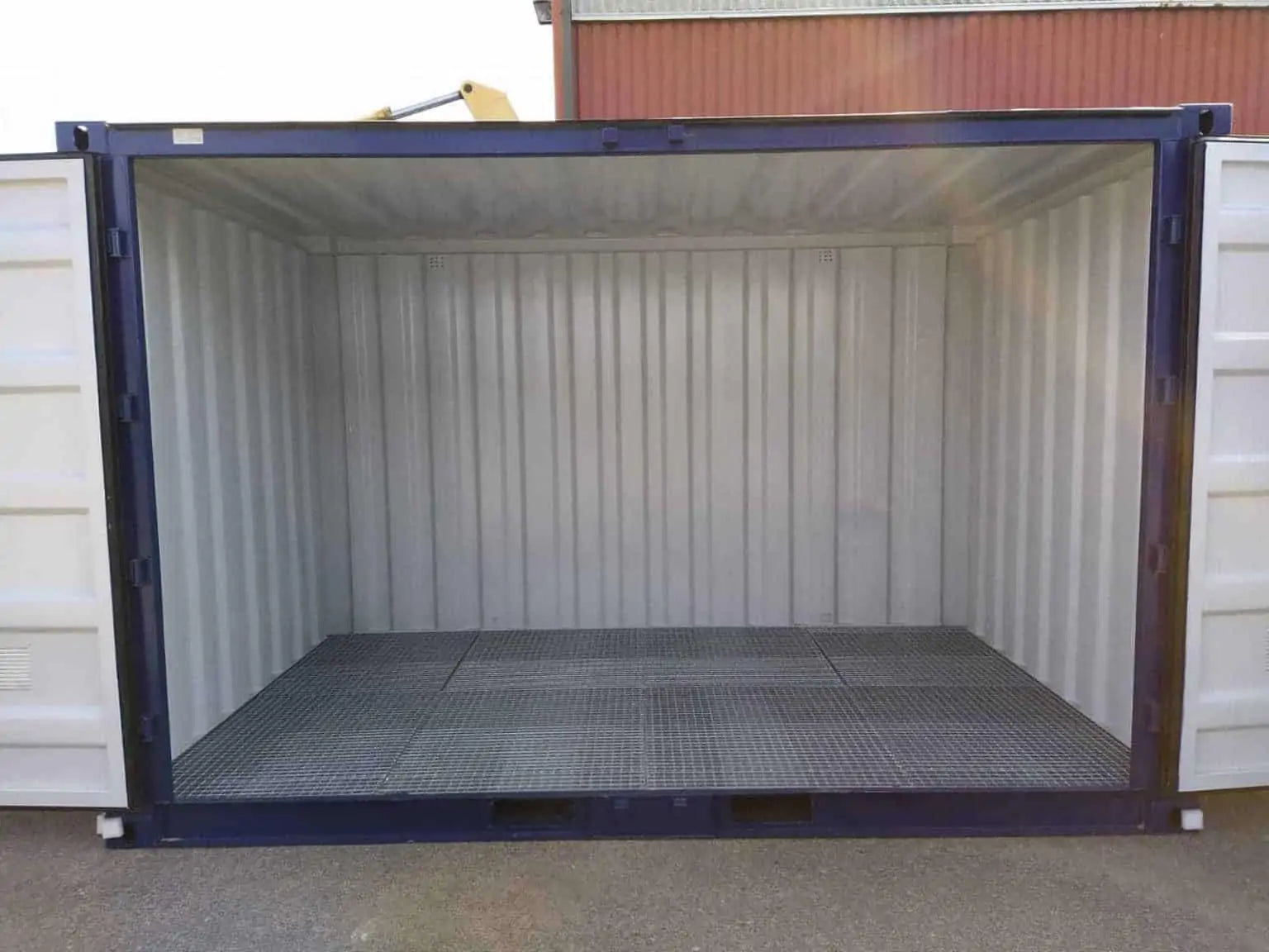 Contentor de 4m com tanque de drenagem