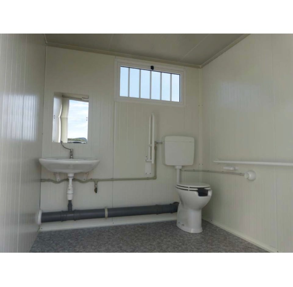 NOVO CONJUNTO SANITÁRIO PMR COM VASO SANITÁRIO PMR, LAVATÓRIO PMR, VASO SANITÁRIO E LAVATÓRIO STANDARD