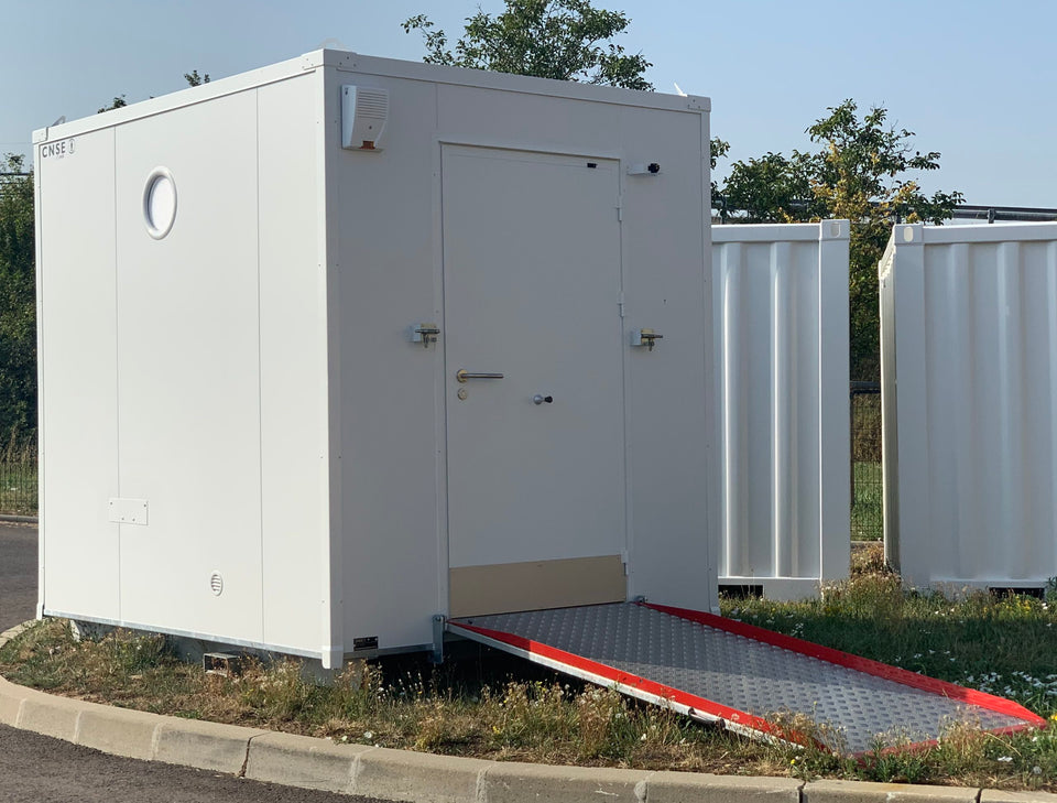 BANGALÔ SANITÁRIO MORGON COM CHUVEIROS