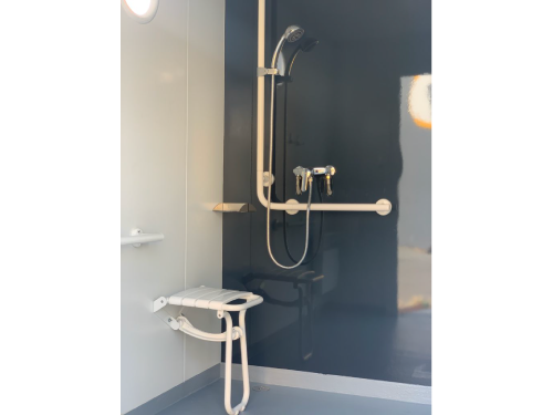 BANGALÔ SANITÁRIO MORGON COM CHUVEIROS