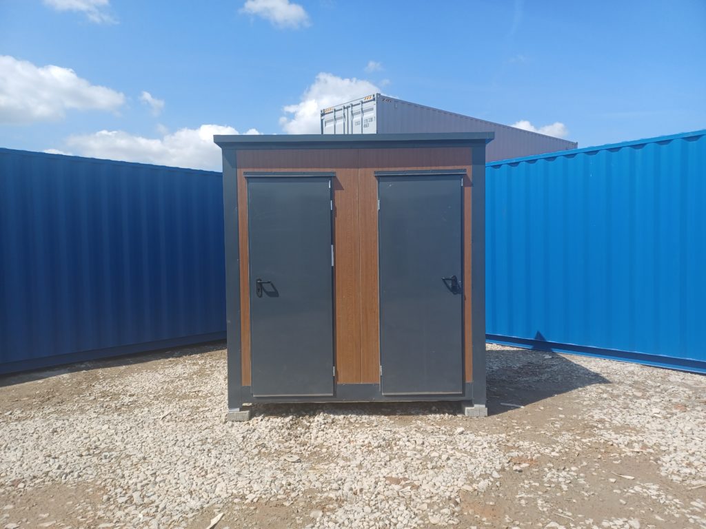 CONTENTOR SANITÁRIO DUPLO COM 2 CABINES 249x175x249