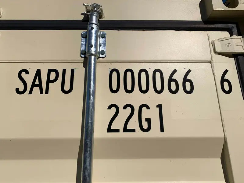 Contentor marítimo/de armazenamento seminovo, com 3 m x 2,4 m x 2,6 m de altura – Resistente ao vento e à água – BEGE