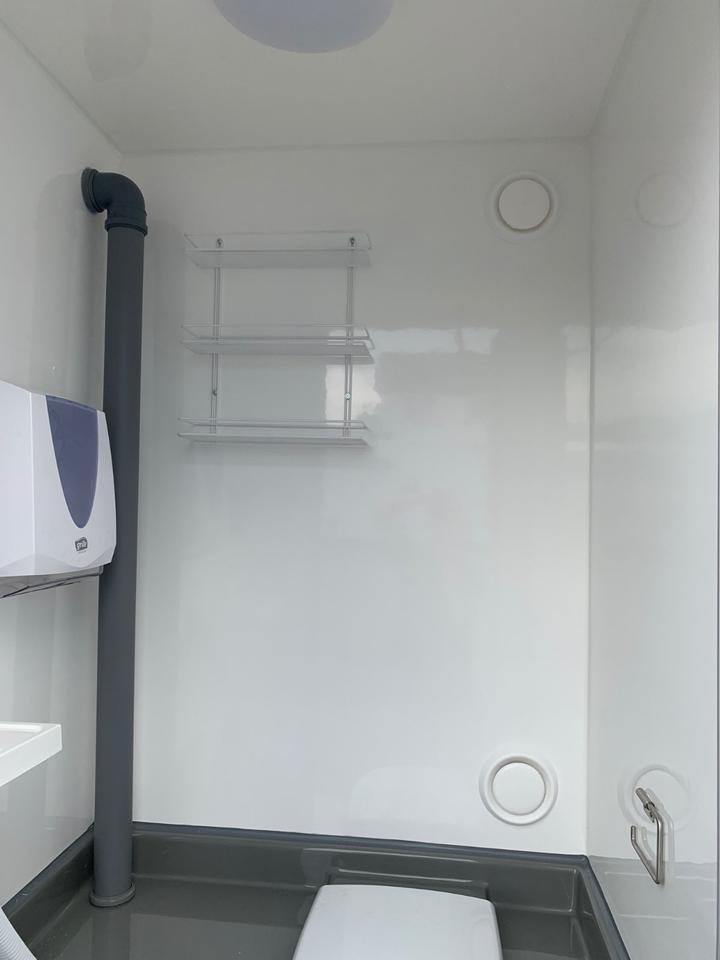 Recipiente sanitário com autoclismo, Cabine sanitária, Recipiente sanitário, Cabine sanitária