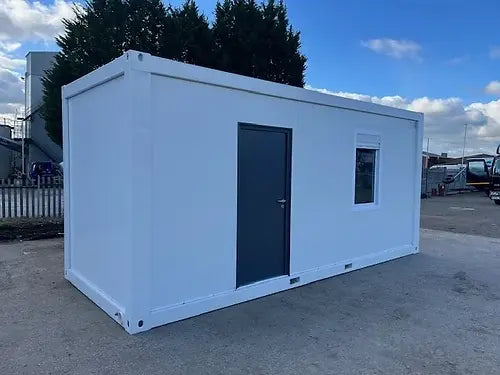 Contentor de escritório padrão com casa de banho