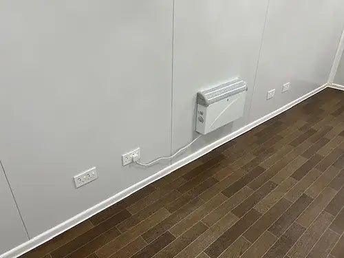 Contentor de escritório padrão com duas janelas.