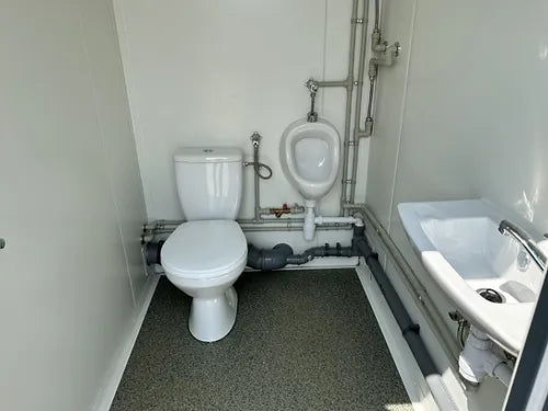 Contentor sanitário com 3 cabines 