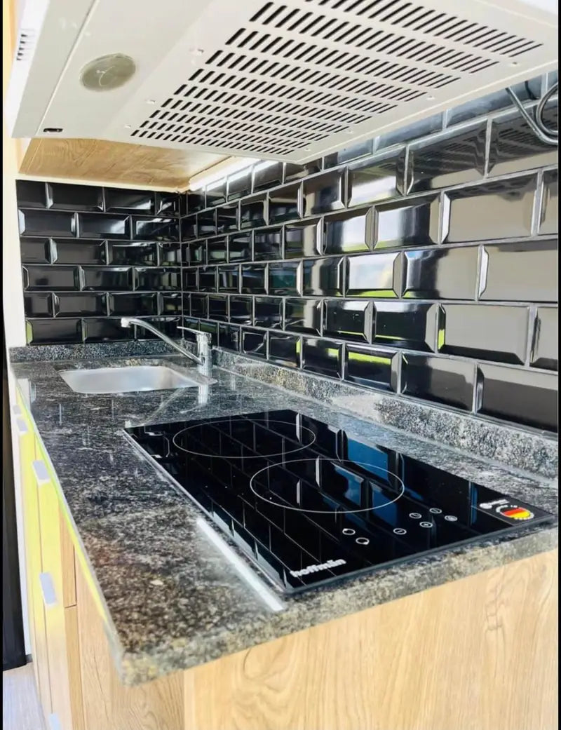 CASA DE CONTENTORES PRÉ-FABRICADA