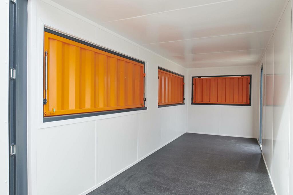 Contentor marítimo transformado em café/bar/snack-bar 