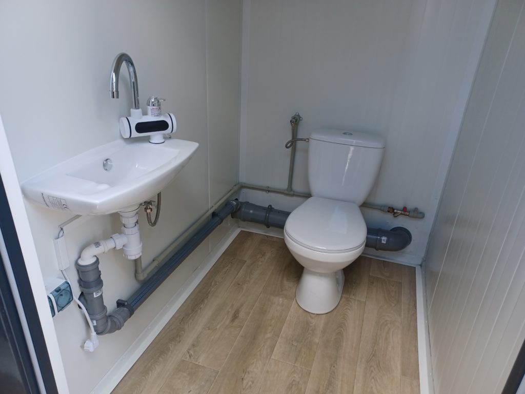 CONTENTOR SANITÁRIO DUPLO COM 2 CABINES 249x175x249