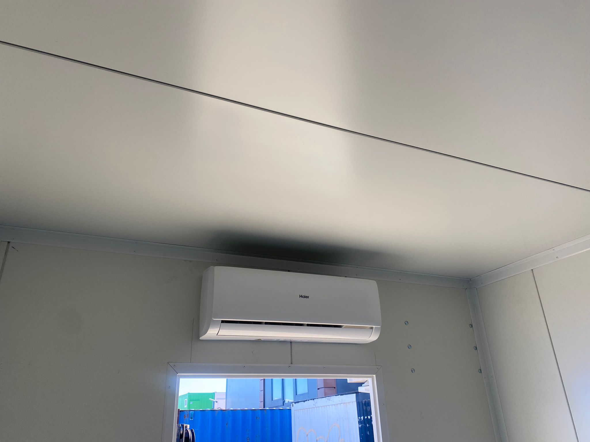 CONTENTOR PARA SALA DE SERVIDORES 250×280 COM AR CONDICIONADO