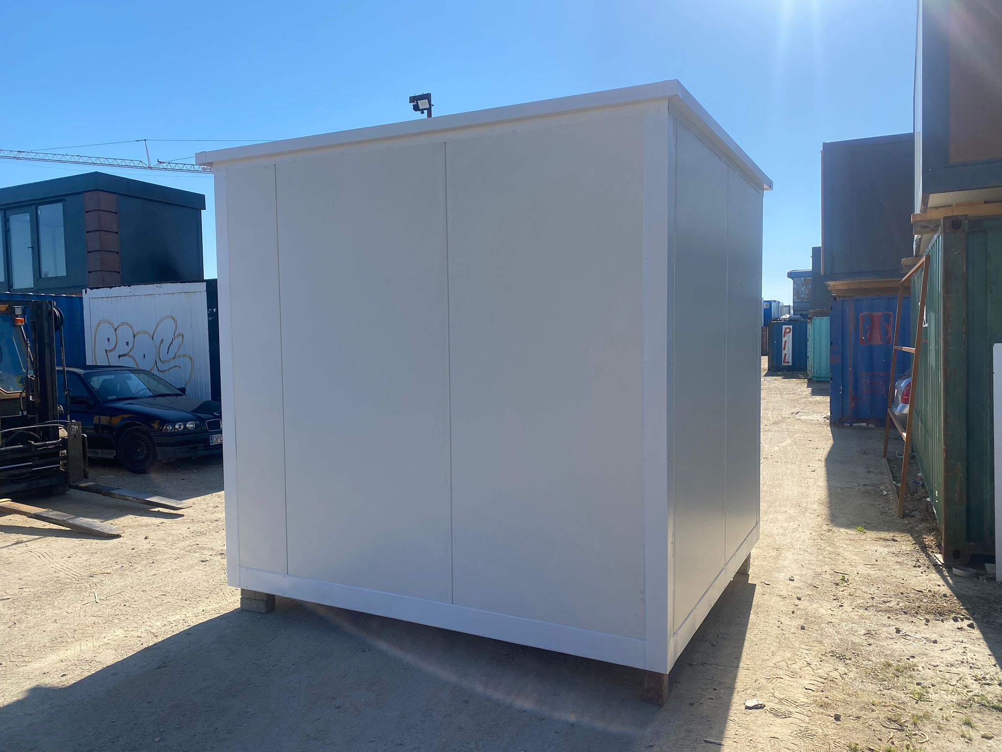 CONTENTOR PARA SALA DE SERVIDORES 250×280 COM AR CONDICIONADO