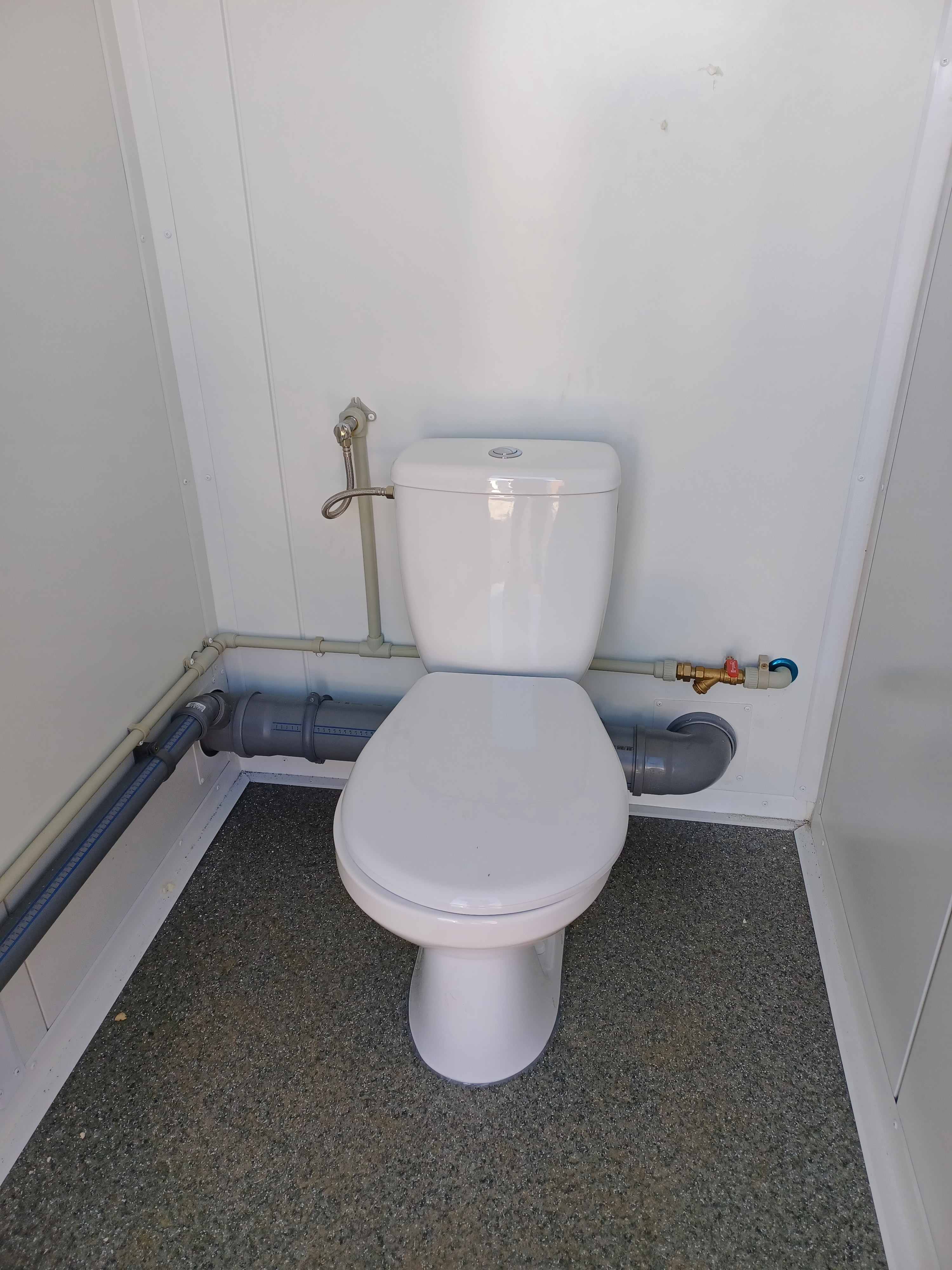 CONTENTOR SANITÁRIO DUPLO COM 2 CABINES 245x173x229