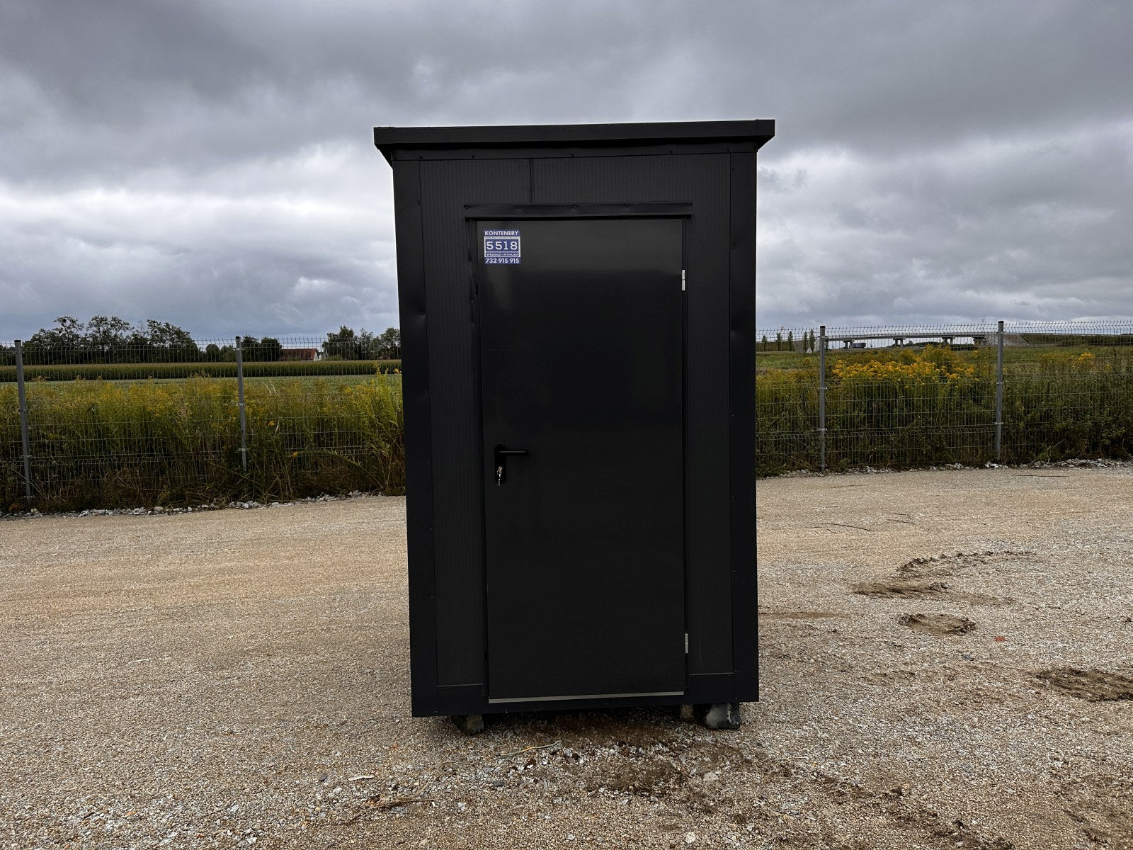 PAVILHÃO COMERCIAL EM CONTENTORES, DEPÓSITO, LOJA, GAIOLA COM JANELA