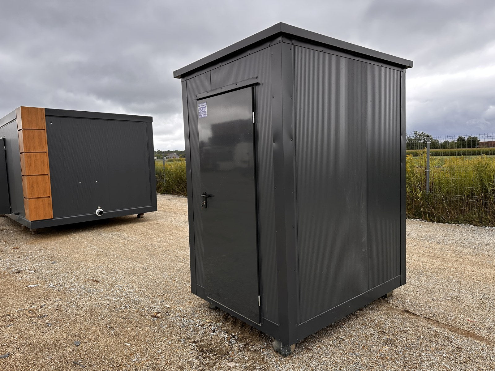 PAVILHÃO COMERCIAL EM CONTENTORES, DEPÓSITO, LOJA, GAIOLA COM JANELA