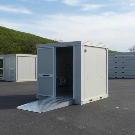 Nova unidade sanitária PMR com sanita, chuveiro e lavatório PMR.