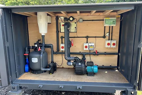 Piscina contentor de 20 pés, cinzento antracite, com jato de natação.