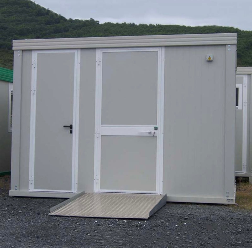 NOVO CONJUNTO SANITÁRIO PMR COM VASO SANITÁRIO PMR, LAVATÓRIO PMR, VASO SANITÁRIO E LAVATÓRIO STANDARD