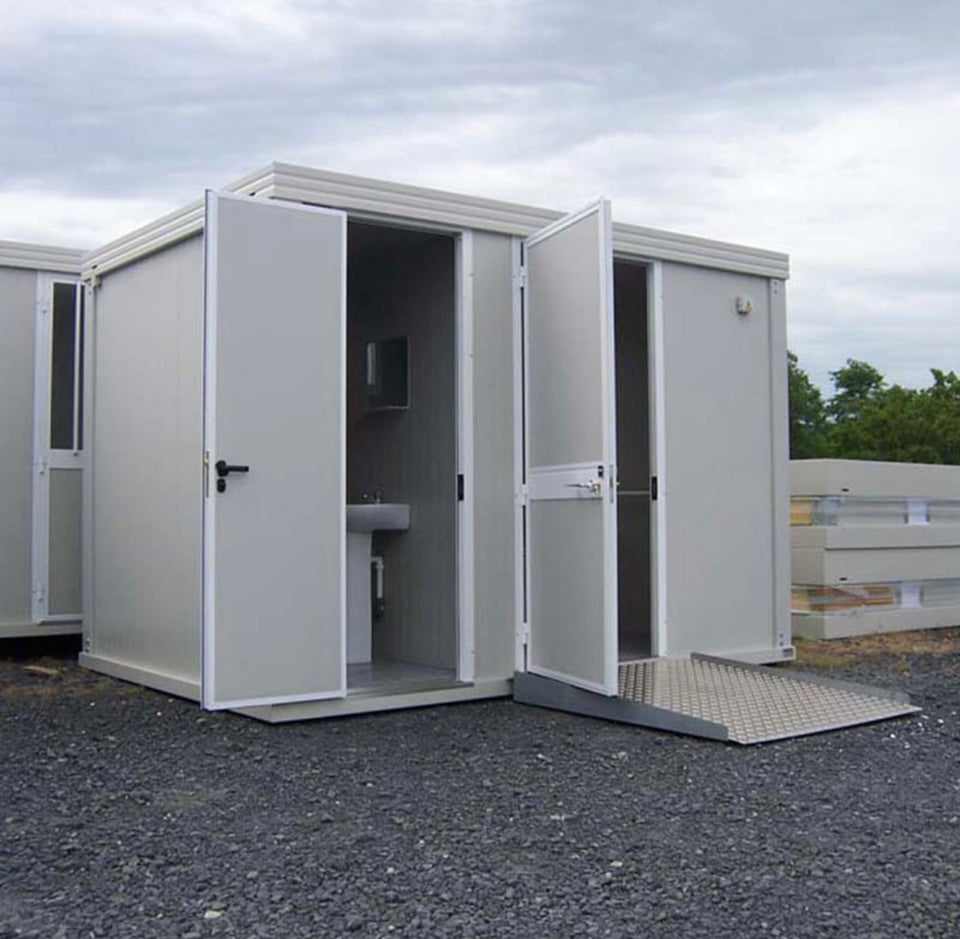 NOVO CONJUNTO SANITÁRIO PMR COM VASO SANITÁRIO PMR, LAVATÓRIO PMR, VASO SANITÁRIO E LAVATÓRIO STANDARD